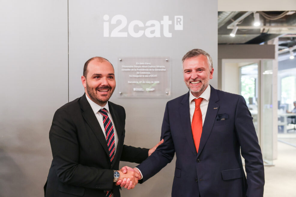 D'esquerra a dreta, el conseller de la Presidència de la Generalitat, Albert Dalmau, i el director d'i2CAT, el Dr. Sergi Figuerola